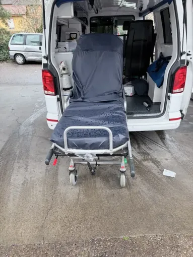 Transport pour examen IRM d’un patient à mobilité réduite à Saint Priest, Lyon, ARN Ambulance