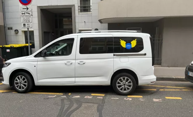 Intervention d'urgence pour patient avec troubles psychologiques à Bron, Lyon, ARN Ambulance